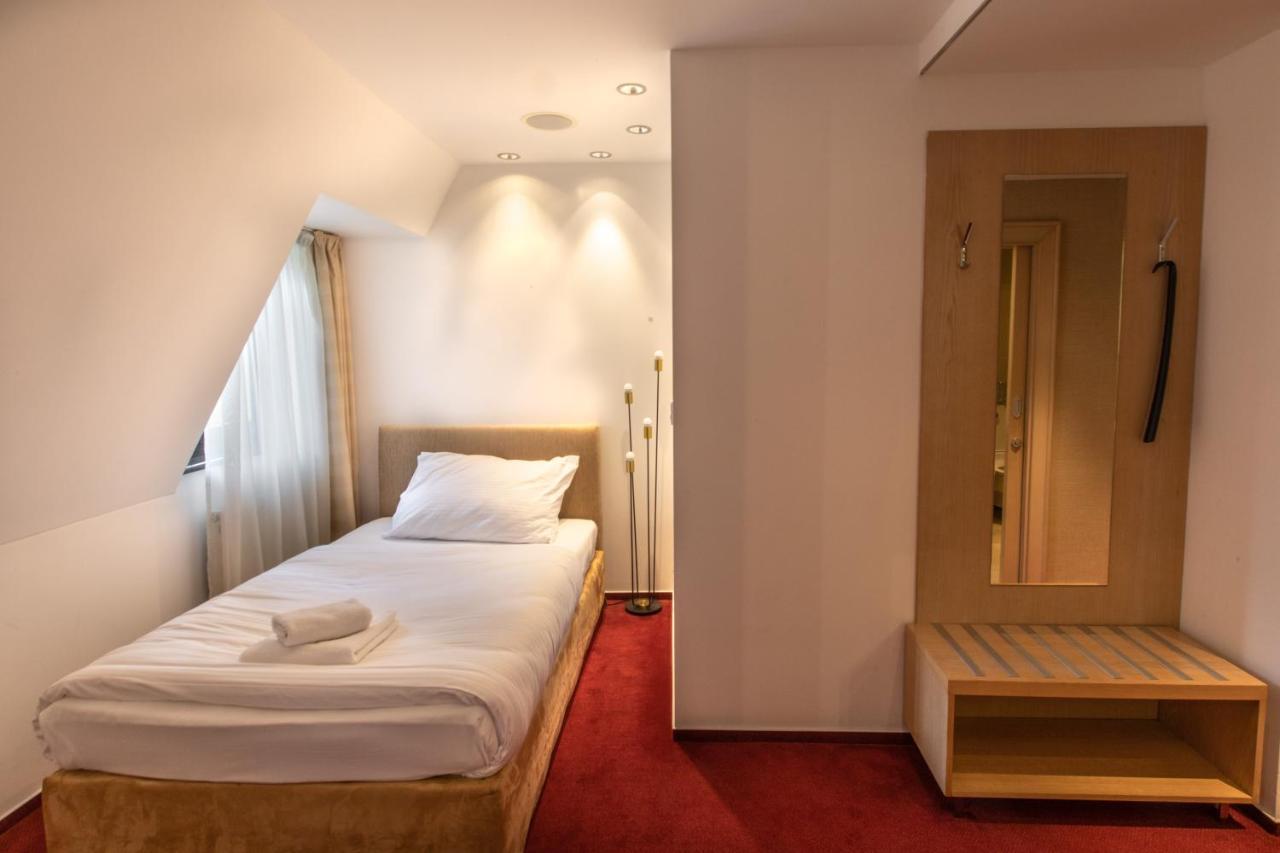 Hotel Villa Necas Zilina Žilina Exterior foto